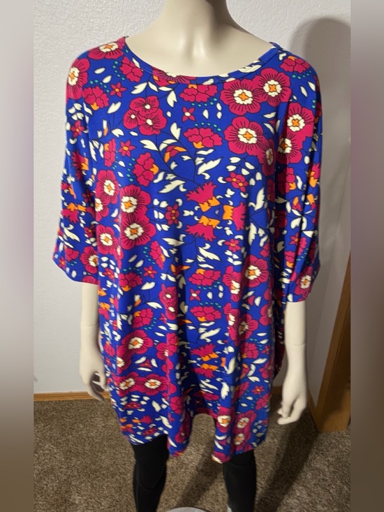 LuLaRoe Tops - CLOSET CLEAR OUT ALL LULAROE MAKE AOFFER BUNDLE NWT OVERSIZED XL SEE PICTURES 😍